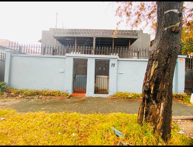 8 BEDROOM HOUSE FOR SALE IN ROSETTENVILLE
